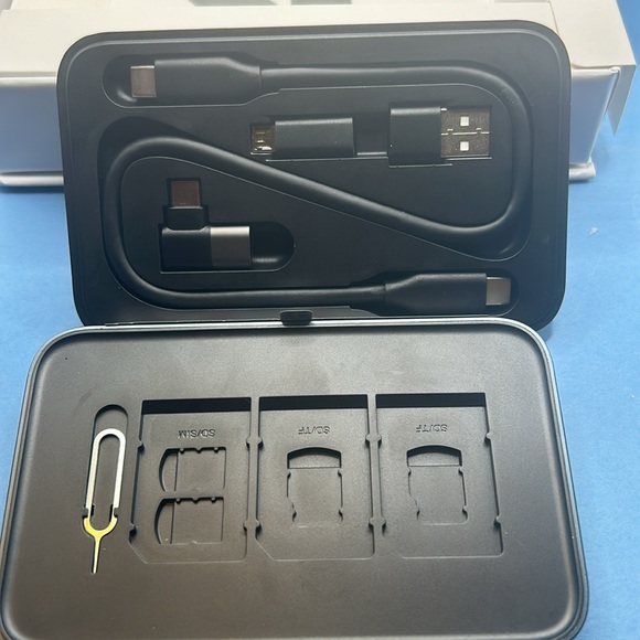 JSAUX Docking Station, 12 in 1 USB-C Docking Station 3 Monitors for MacBook/Dell - Picture 2 of 9